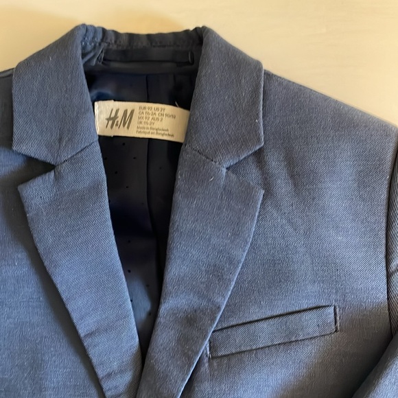 H&M Blazer - Picture 2 of 4